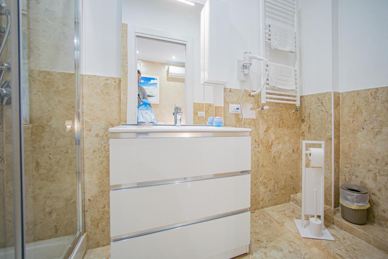 Suite Roma Чефалу Екстериор снимка