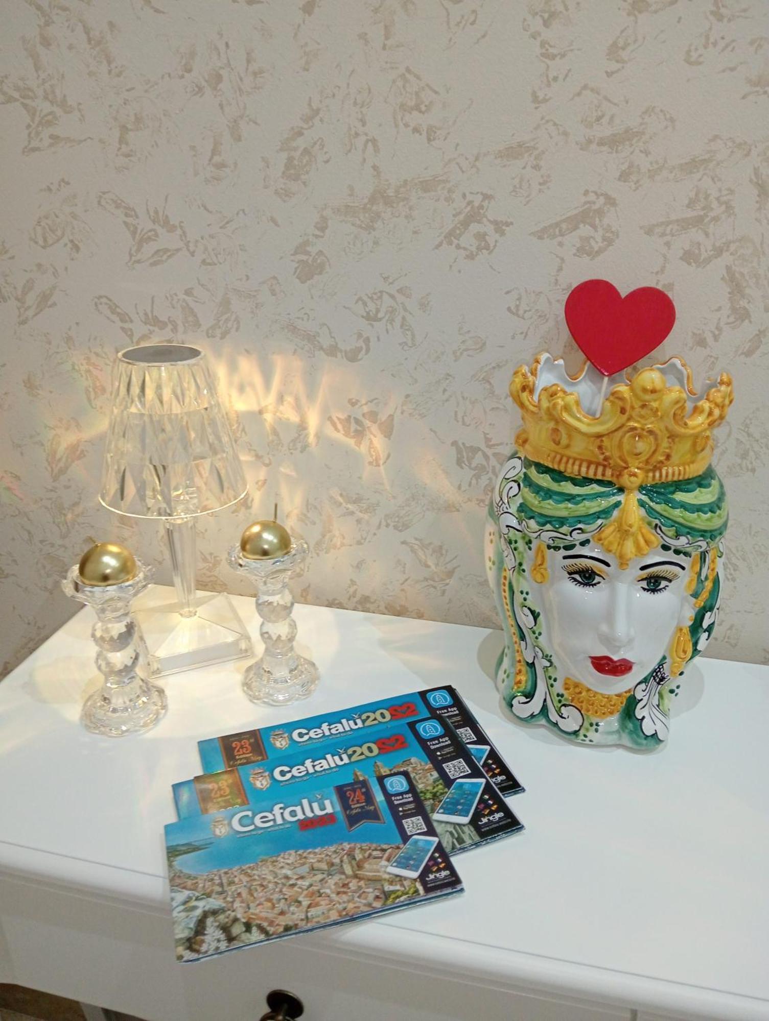 Suite Roma Чефалу Екстериор снимка