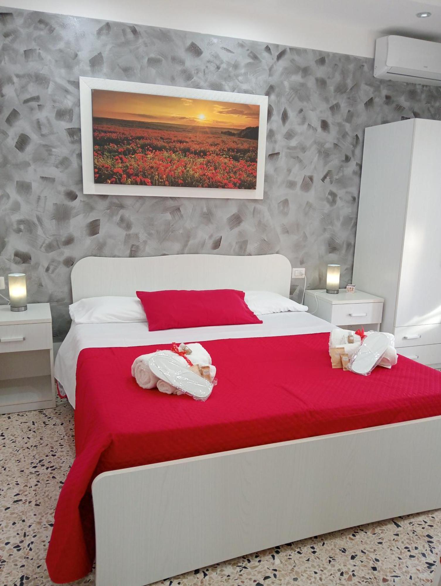 Suite Roma Чефалу Екстериор снимка
