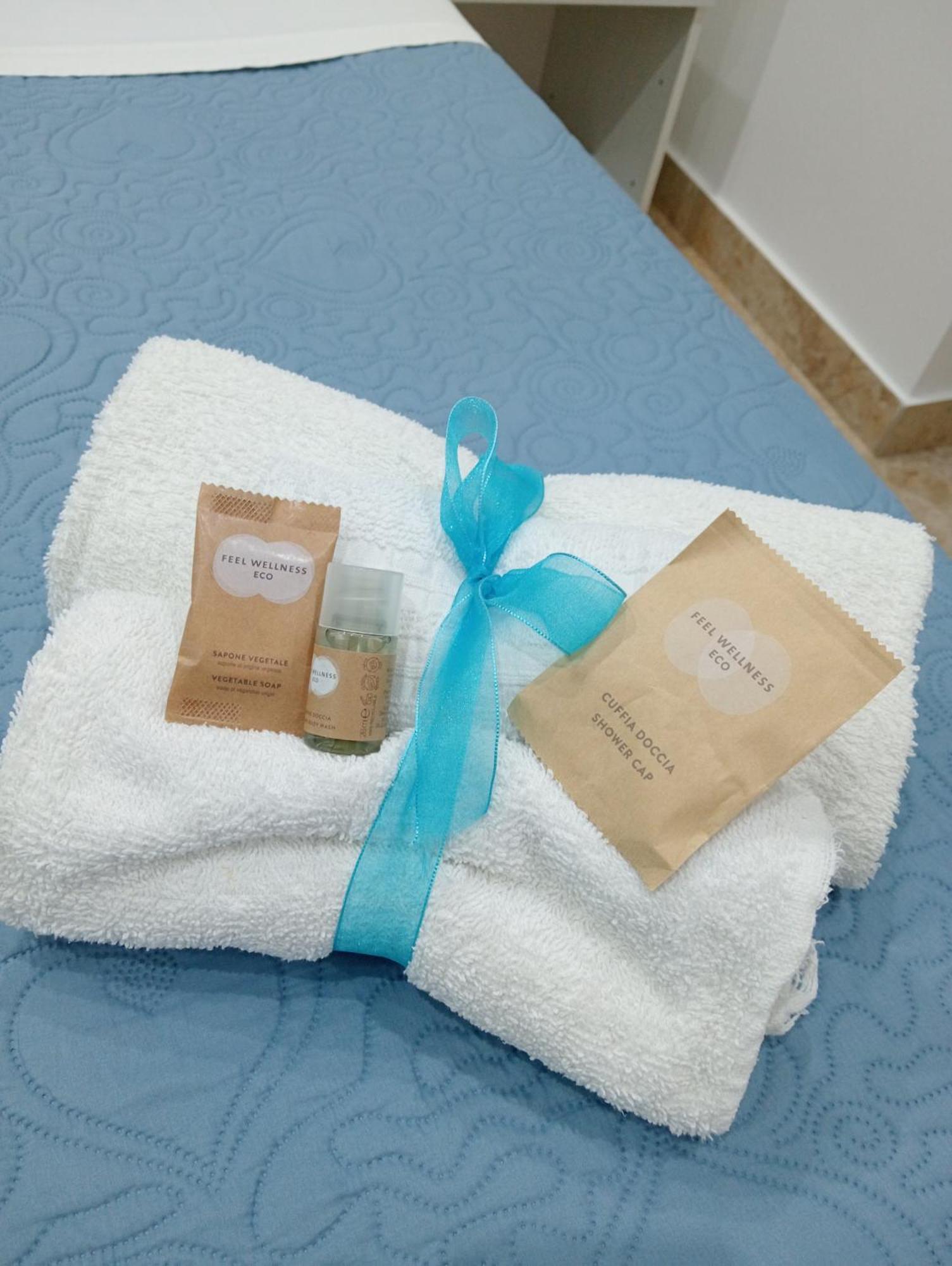 Suite Roma Чефалу Екстериор снимка